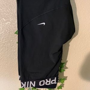 Nike pro leggings wore it once bc too big